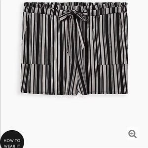 Torrid size 6 shorts